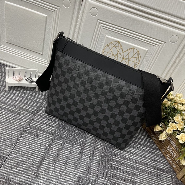 ルイヴィトンバッグ側面デザイン